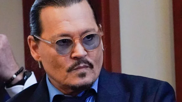 Johnny Depp stritt sich vor Gericht ausgiebig mit seiner Ex Amber Heard. - &copy; Steve Helber/AP/dpa