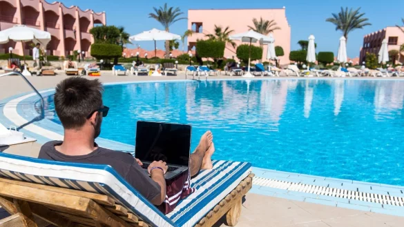 Anhand der Buchungszahlen beobachtet Tui einen wachsenden Trend zu Langzeiturlauben und &laquo;Workation&raquo;. - &copy; Benjamin Nolte/dpa-tmn