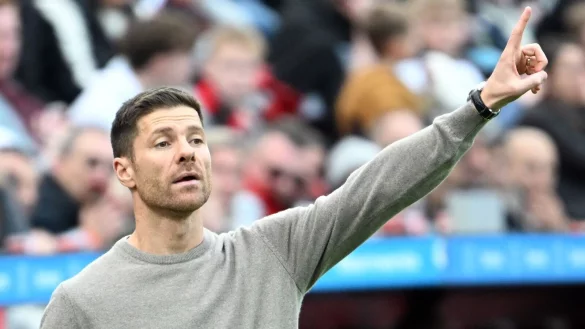 Steht mit Leverkusen in Madrid unter Erfolgszwang: Bayer-Coach Xabi Alonso. - © Federico Gambarini/dpa