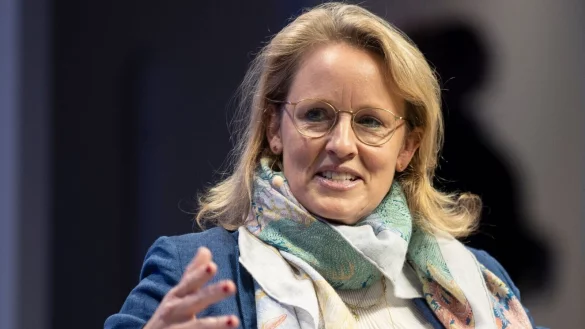 Donata Hopfen ist seit dem 1. Januar 2022 Vorsitzende der Gesch&auml;ftsf&uuml;hrung der Deutschen Fu&szlig;ball Liga. - &copy; Marco Steinbrenner/dpa