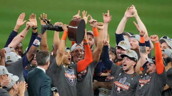 Die Houston Astros feiern ihren Sieg in Spiel sechs der World Series gegen die Philadelphia Phillies. - © Eric Smith/AP/dpa