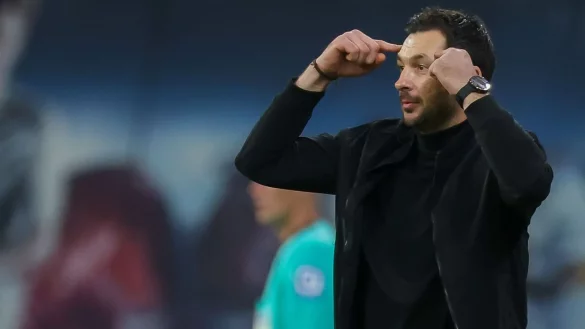 Hertha-Coach Sandro Schwarz hofft auf einen Heimsieg gegen den FC Schalke 04. - © Jan Woitas/dpa