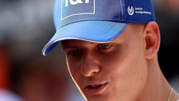 Mick Schumacher ist aufs Stammcockpit aus. - © Hasan Bratic/dpa