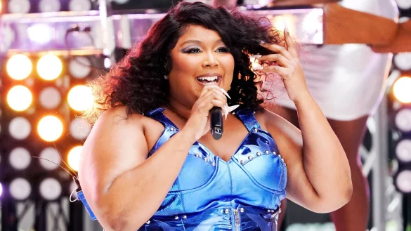 Lizzo wurde bei den People\'s Choice Awards geehrt. - &copy; Charles Sykes/Invision/AP/dpa