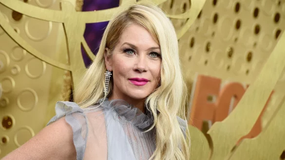 Christina Applegate trifft bei den Primetime Emmy Awards in Los Angeles ein (2019). Sie berichtet ihren Fans von ihrer neuen Krankheit. - &copy; Jordan Strauss/Invision/AP/dpa