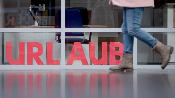 Urlaub - l&auml;uft? Hoffentlich. Mit einer Reiser&uuml;cktrittsversicherung k&ouml;nnen sich Reisende im Stornofall absichern. - &copy; Sebastian Kahnert/dpa-Zentralbild/dpa-tmn