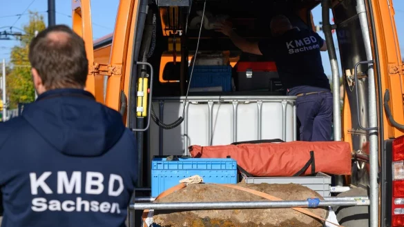 Die entsch&auml;rfte 250-Kilogramm-Bombe aus dem Zweiten Weltkrieg liegt nach der Entsch&auml;rfung in einem Transporter des S&auml;chsischen Kampfmittelbeseitigungsdienstes. - &copy; Robert Michael/dpa