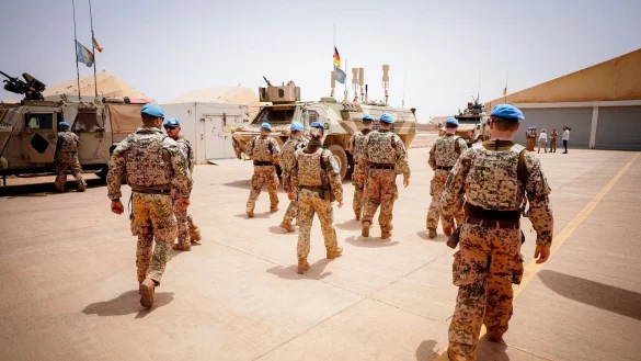 Soldaten der Bundeswehr im Camp Castor in Gao. - © Kay Nietfeld/dpa