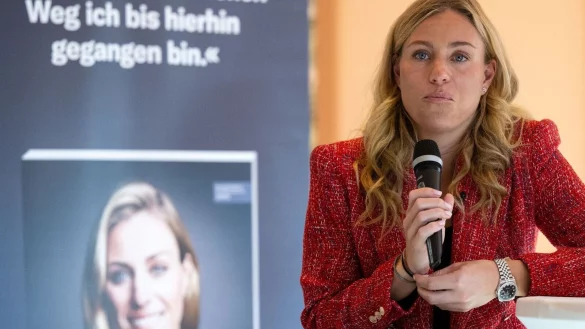 Tennisspielerin Angelique Kerber präsentiert ihre Autobiografie »Eine Frage des Willens«. In dem Buch schildert sie ihren Weg an die Tennisspitze und die Höhen und Tiefen ihrer Karriere. - © Sven Hoppe/Deutsche Presse-Agentur GmbH/dpa