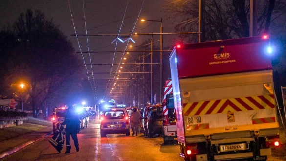 In einem Mehrfamilienhaus nahe Lyon sind bei einem Brand mindestens zehn Menschen ums Leben gekommen. - &copy; Olivier Chassignole/AFP/dpa