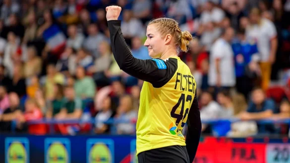 Torh&uuml;terin Katharina Filter jubelt. - &copy; Marco Wolf/dpa