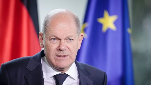 Der Bundeskanzler befasst sich mit dem Wiederaufbau der Ukraine. - &copy; Kay Nietfeld/dpa