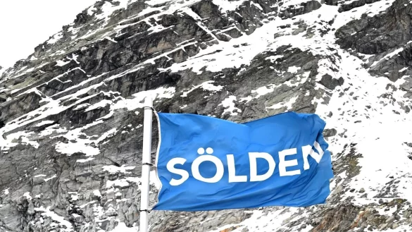 Der Weltcup-Auftakt findet wieder in Sölden statt. - © Barbara Gindl/APA/dpa