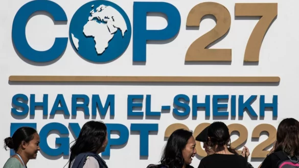 Das Logo des UN-Klimagipfels COP27 im International Convention Center im Badeort Scharm el Scheich. - &copy; Gehad Hamdy/dpa