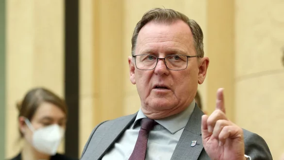 Th&uuml;ringens Ministerpr&auml;sident Bodo Ramelow (Linke) leitet als Bundesratspr&auml;sident die Debatte um das Energiesicherungsgesetz. - &copy; Wolfgang Kumm/dpa