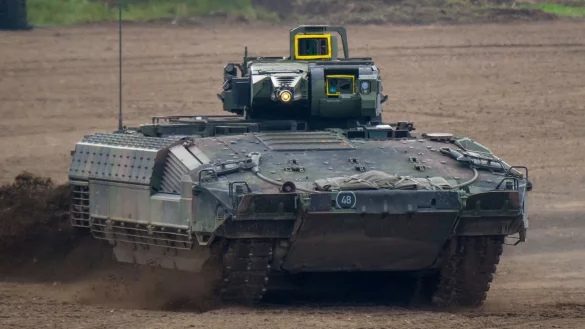 Ein Schützenpanzer vom Typ Puma während einer Informationslehrübung. - © Philipp Schulze/dpa