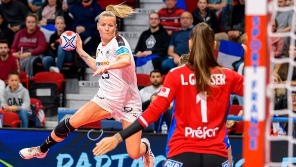 Wir bei der EM dem deutschen Team fehlen: Antje D&ouml;ll (l). - &copy; Marco Wolf/dpa