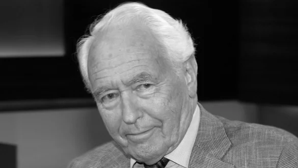 Der Journalist und Sprachkritiker Wolf Schneider wurde 97 Jahre alt. - &copy; Karlheinz Schindler/dpa-Zentralbild/dpa