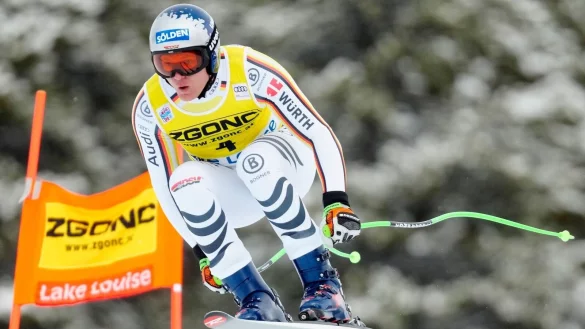 Thomas Dreßen in Lake Louise in Aktion. - © Frank Gunn/The Canadian Press/AP/dpa