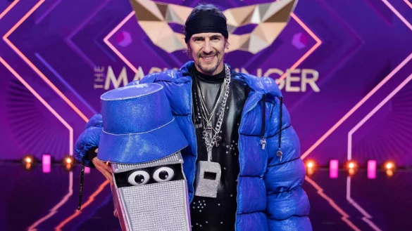 Thomas Hayo, Creative Director, steht als Figur "Die Pfeife" in der Prosieben-Show "The Masked Singer" auf der B&uuml;hne. - &copy; Rolf Vennenbernd/dpa/Archivbild
