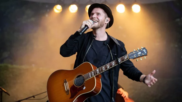 Johannes Oerding, Pops&auml;nger und Songwriter, verarbeitet in seinem neue Album seine Gef&uuml;hle. - &copy; Christian Charisius/dpa