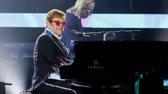 Sir Elton John tritt live bei der letzten Nordamerika-Show seiner &laquo;Farewell Yellow Brick Road&raquo;-Tour im Dodger Stadium in Los Angeles auf. - &copy; Willy Sanjuan/Invision/AP/dpa