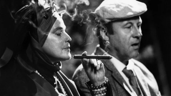 G&uuml;nter Lamprechtin der TV- Verfilmung von "Der Besuch der alten Dame" neben Maria Schell. - &copy; --/Keystone/EPA/dpa/Archivbild