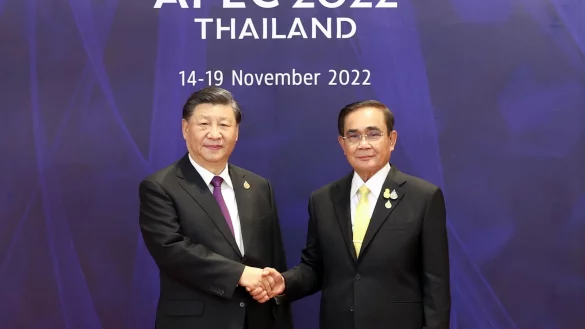 Thailands Premierminister Prayut Chan-o-cha empf&auml;ngt den chinesischen Pr&auml;sidenten Xi Jinping in Bangkok. - &copy; Ding Haitao/XinHua/dpa