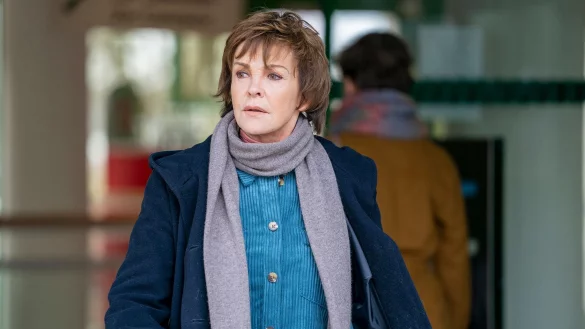 Katrin Sass schaltet sich als Karin Lossow in &laquo;Schneewittchen&raquo; wieder in die Ermittlungen um einen Mordfall ein. - &copy; NDR/Oliver Feist/NDR/Oliver Feist/obs