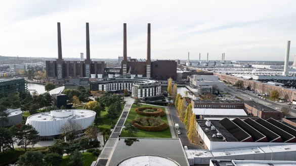 Bei der Fabrik f&uuml;r das k&uuml;nftig zentrale VW-Modell Trinity im Gro&szlig;raum Wolfsburg zeichnet sich bisher ein Standort unmittelbar am Stammwerk ab. - &copy; Swen Pf&ouml;rtner/dpa