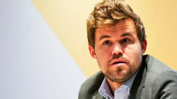 Schach-Star Magnus Carlsen hat nach der WM im Schnellschach auch die WM im Blitzschach gewonnen. - &copy; Jon Gambrell/AP/dpa