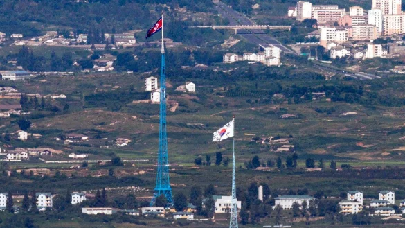 Nordkorea hat nach Angaben des s&uuml;dkoreanischen Milit&auml;rs mindestens eine potenziell atomwaffenf&auml;hige Rakete abgefeuert. - &copy; Im Byung-Shik/Yonhap via AP/dpa