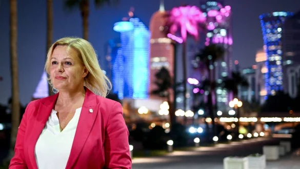 Will wiederkommen - zum Auftaktspiel der deutschen Fußballnationalmannschaft bei der WM: Innen- und Sportministerin Nancy Faeser in Doha. - © Britta Pedersen/dpa