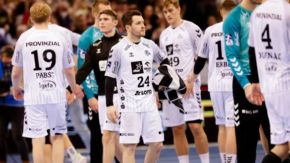 Die Spieler des THW Kiel m&uuml;ssen die heftige Niederlage in Flensburg erst einmal verarbeiten. - &copy; Frank Molter/dpa