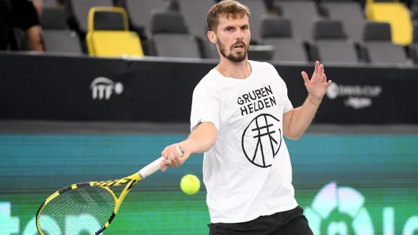 Musste sich dem Kroaten Marin Cilic mit 7:5, 6:7 (4:7), 2:6 geschlagen geben: Oscar Otte. - © Michael Schwartz/dpa