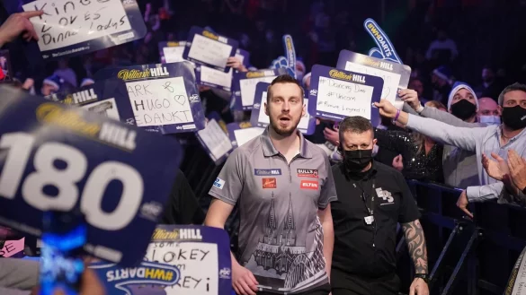 Qualifizierte sich erneut für die Darts-WM: Florian Hempel. - © Adam Davy/PA Wire/dpa