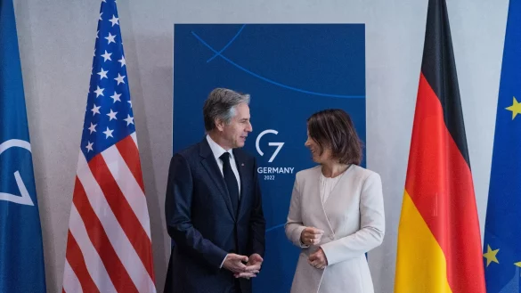 Außenministerin Annalena Baerbock trifft ihren US-Amtskollegen Antony Blinken zu einem Gespräch. - © Rolf Vennenbernd/dpa