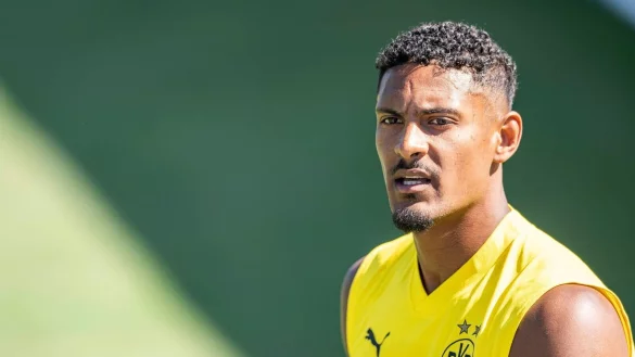 Borussia Dortmunds Sébastien Haller muss erneut operiert werden. - © David Inderlied/Deutsche Presse-Agentur GmbH/dpa