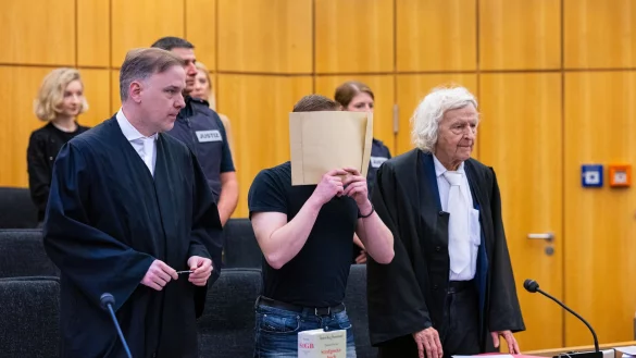 Der vor dem Landgericht in Münster wegen Mordes Verurteilte darf abgeschoben werden. (Archivbild) - © Guido Kirchner/dpa