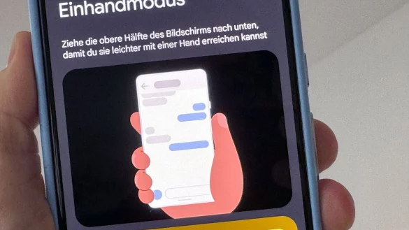 Display zu gro&szlig;, Finger zu klein? Hier k&ouml;nnte der Einhandmodus von Android eine L&ouml;sung sein. - &copy; Till Simon Nagel/dpa-tmn