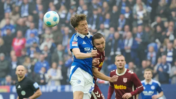 Hat seinen Vertrag verlängert: Max Grüger - © Bernd Thissen/dpa