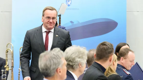 &laquo;Wir leben in unsicheren Zeiten, aber heute setzen wir ein Signal der Einigkeit&raquo;, sagt Bundesverteidigungsminister Boris Pistorius in Norwegen. - &copy; Annette Riedl/dpa