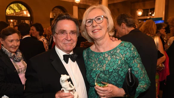 Die Witwe des verstorbenen Schauspielers Elmar Wepper findet nicht, dass die Zeit alle Wunden heile. - © Felix Hörhager/dpa