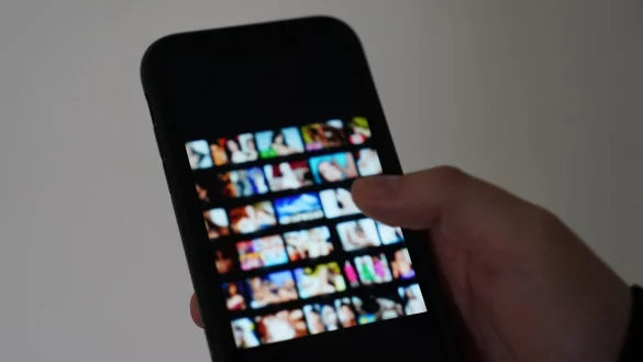 «Sextortion»: Hohe Fallzahlen bei Erpressungen mit intimen Fotos in NRW. (Symbolbild) - © Marcus Brandt/dpa