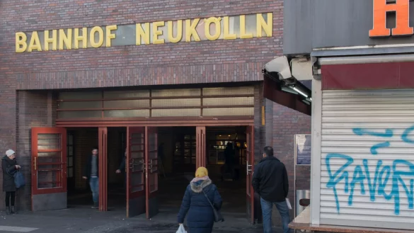 Die Kontrolle war am Berliner S-Bahnhof Neukölln. (Archivfoto) - © Paul Zinken/dpa