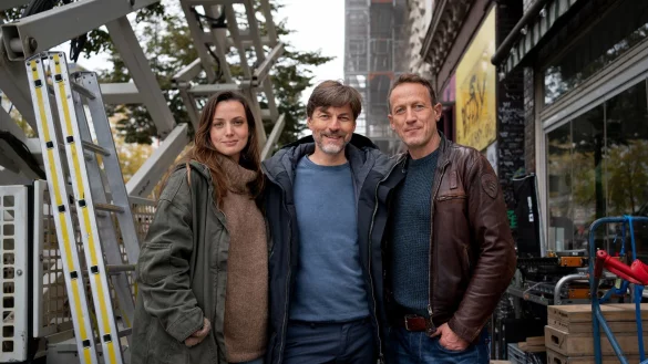 Die Schauspielerin Gaite Jansen, Regisseur Hans Steinbichler und Schauspieler Wotan Wilke M&ouml;hring drehen derzeit die erste deutsch-niederl&auml;ndische &laquo;Tatort&raquo;-Koproduktion. - &copy; Georges Pauly/NDR/dpa