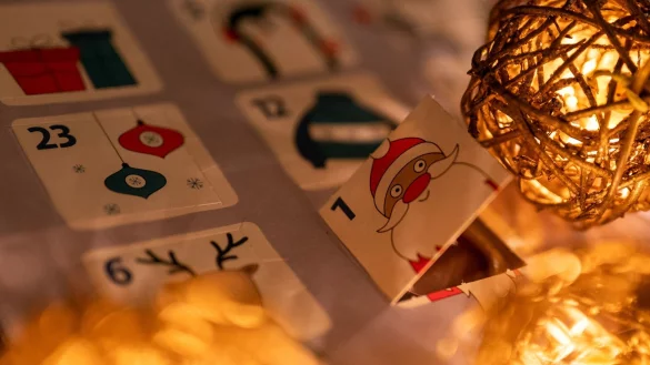 Jeder Zweite in Deutschland hat schon einen Adventskalender. (Archivbild) - &copy; Monika Skolimowska/dpa-Zentralbild/dpa