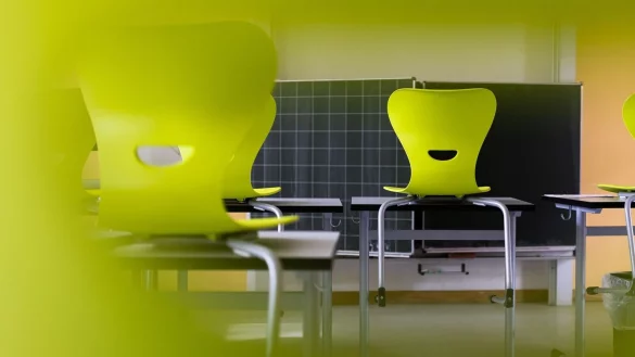 Ein neuer EU-Bericht beschäftigt sich unter anderem mit Schwächen in der Bildung. (Symbolbild) - © Philipp von Ditfurth/dpa