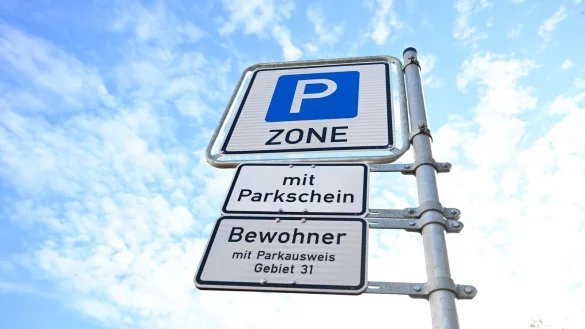 Anwohnerparken ist teurer geworden - aber nicht &uuml;berall (Symbolfoto) - &copy; Bernd Wei&szlig;brod/dpa