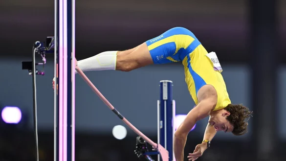 Armand Duplantis will beim Istaf Indoor in Berlin seinen Rekord verbessern. - © Sven Hoppe/dpa